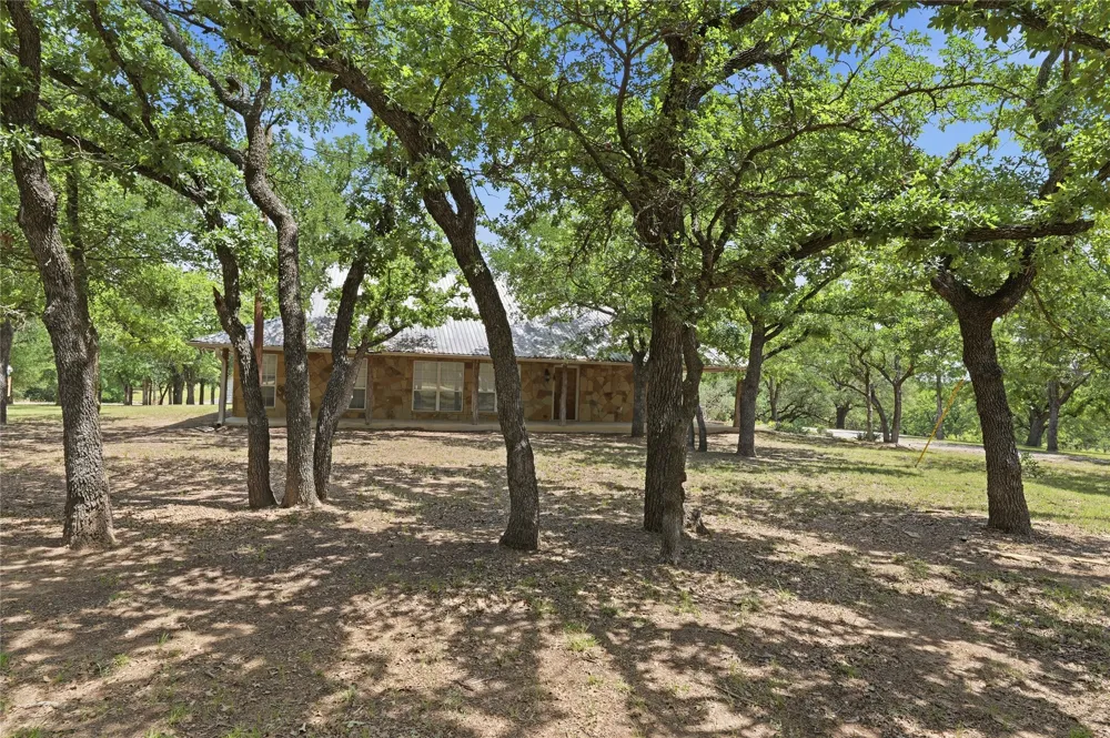 1528 Tidwell Road Brock, TX 76087