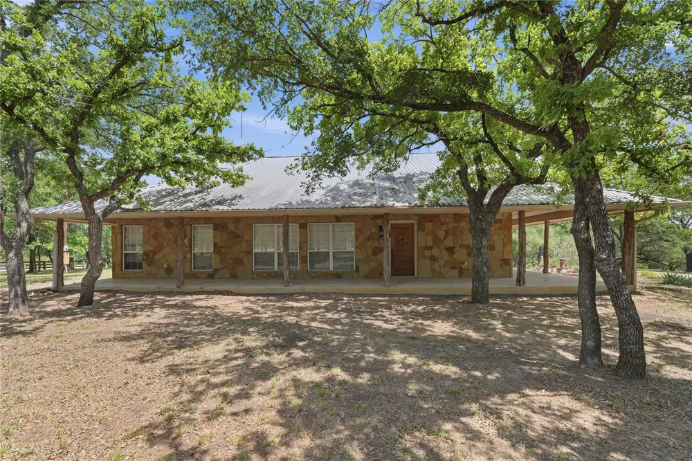 1528 Tidwell Road Brock, TX 76087