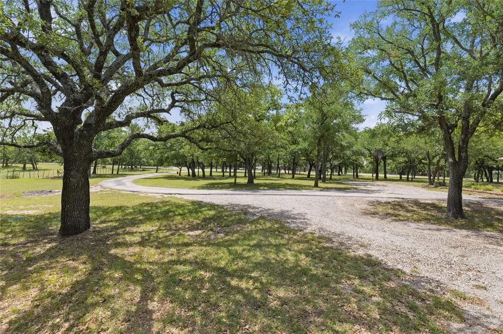1528 Tidwell Road Brock, TX 76087