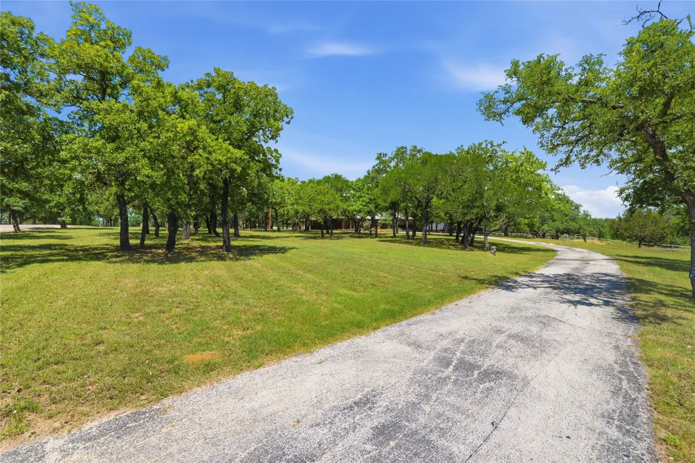 1528 Tidwell Road Brock, TX 76087