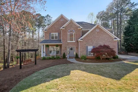 3761 Falls Trail