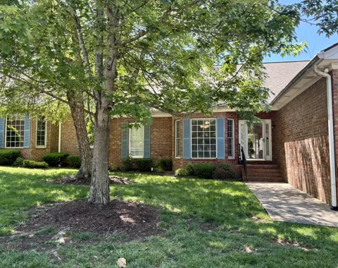 320 E Franklin St #15