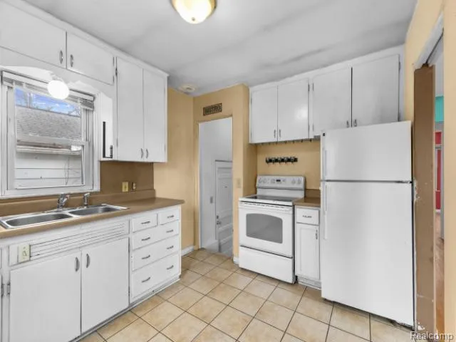 601 Jessop Avenue Lansing City, MI 48910