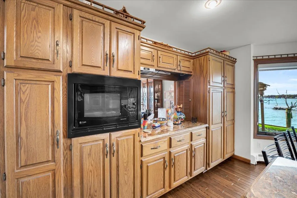 523 Lathrop Avenue Algonac City, MI 48001