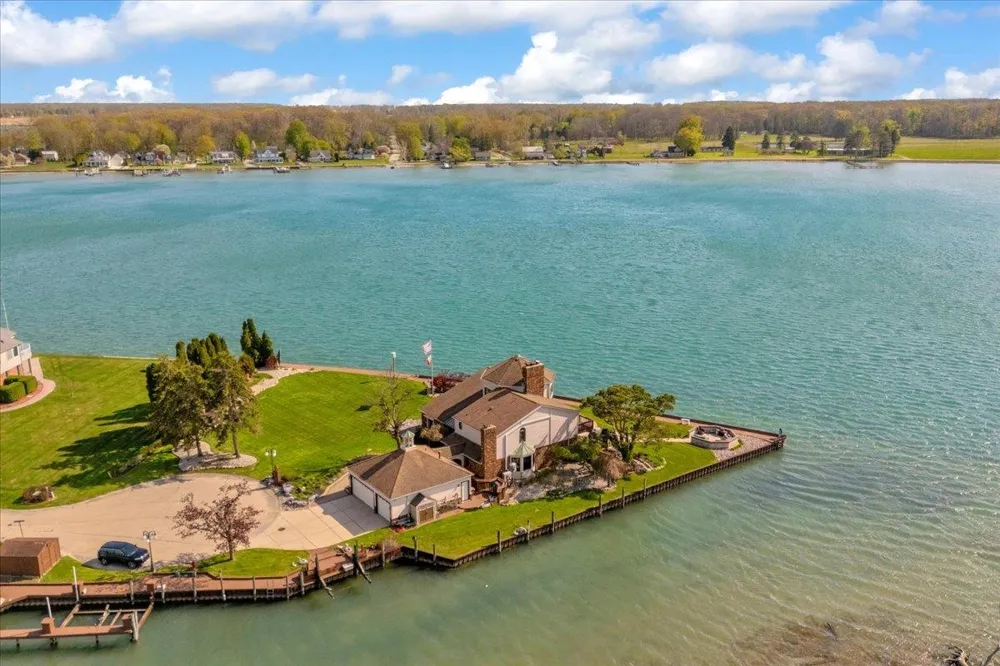 523 Lathrop Avenue Algonac City, MI 48001