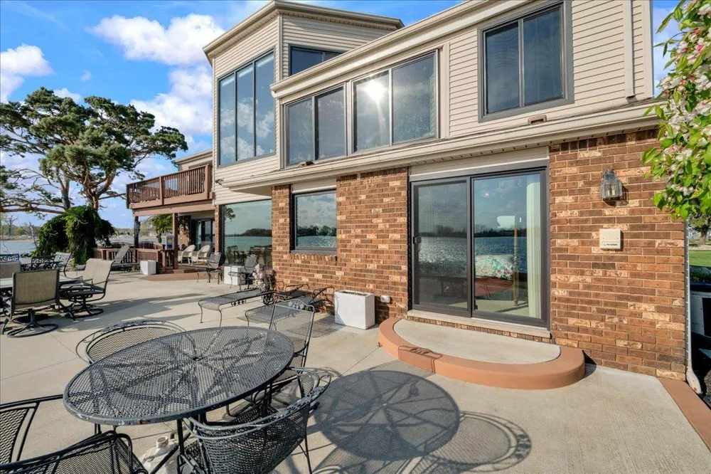 523 Lathrop Avenue Algonac City, MI 48001