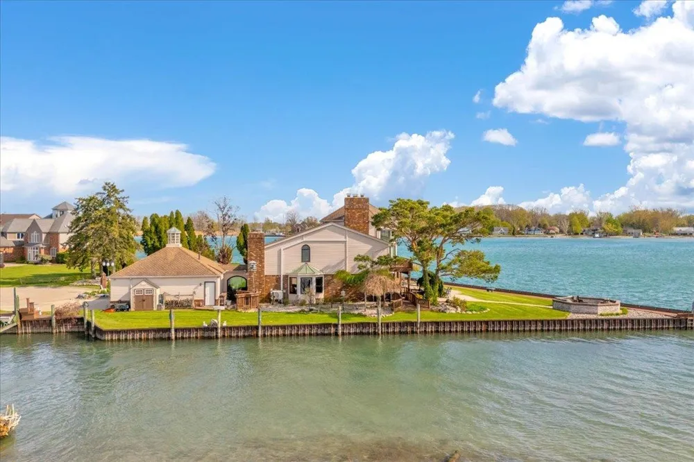 523 Lathrop Avenue Algonac City, MI 48001