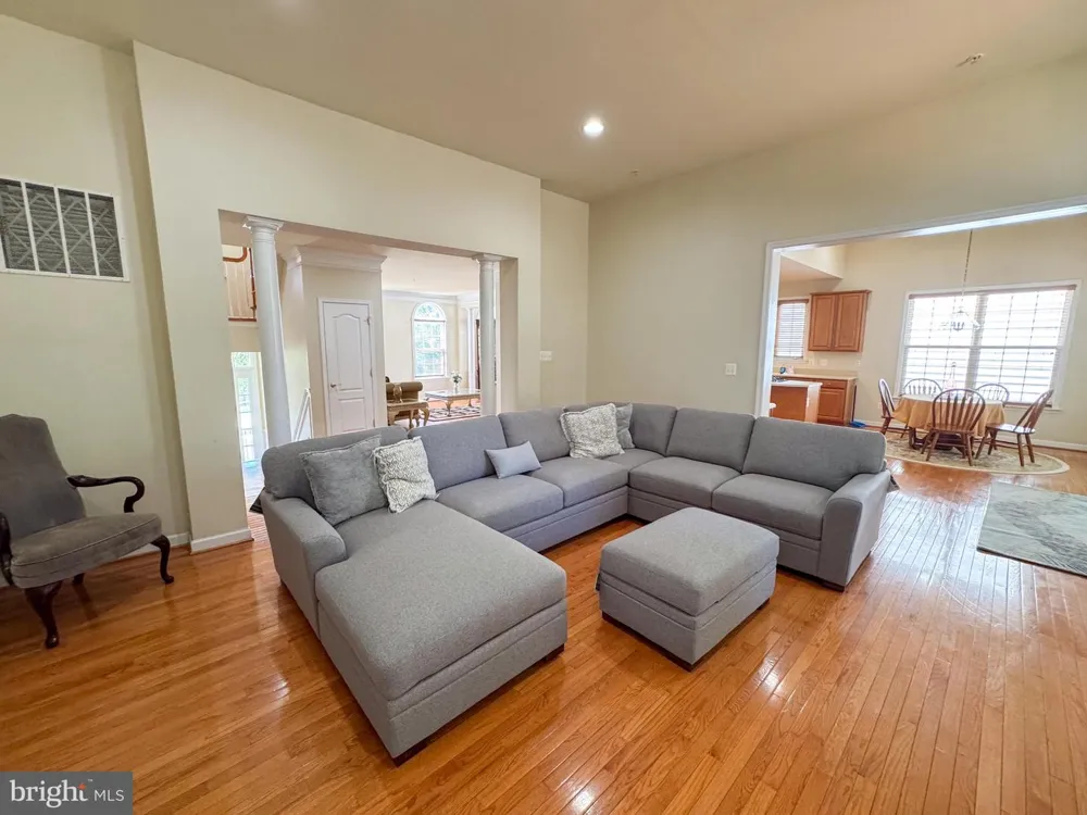 198 HIDDEN FOREST COURT Gaithersburg, MD 20877
