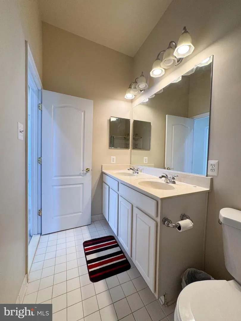 198 HIDDEN FOREST COURT Gaithersburg, MD 20877