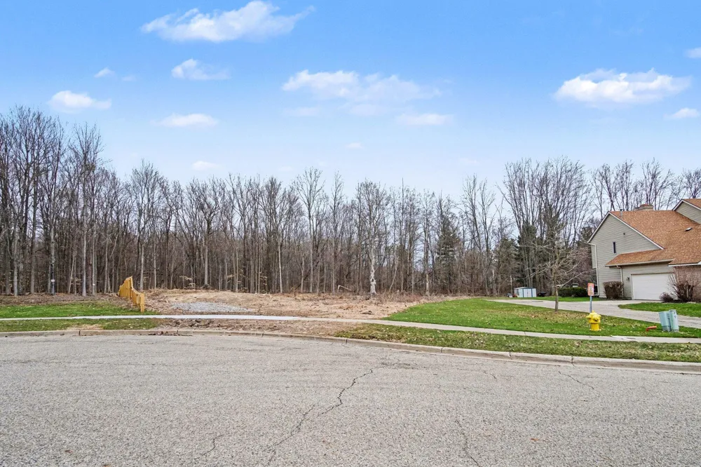 4089 Mission Street NW Grand Rapids, MI 49534