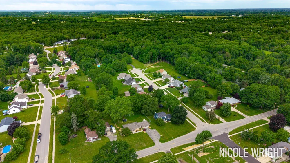 4089 Mission Street NW Grand Rapids, MI 49534