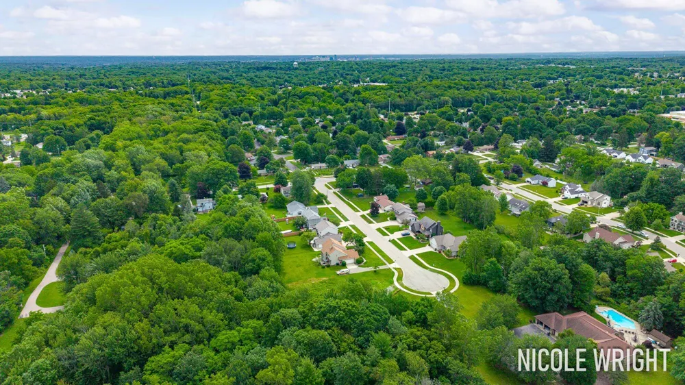 4089 Mission Street NW Grand Rapids, MI 49534