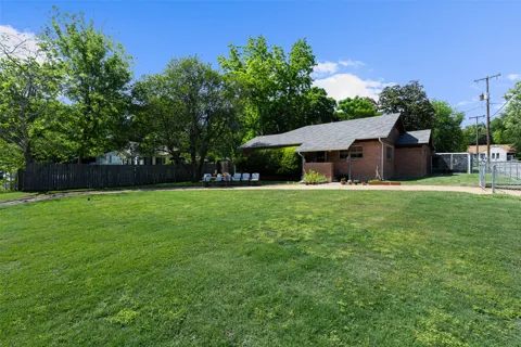 500 W Marshall Avenue