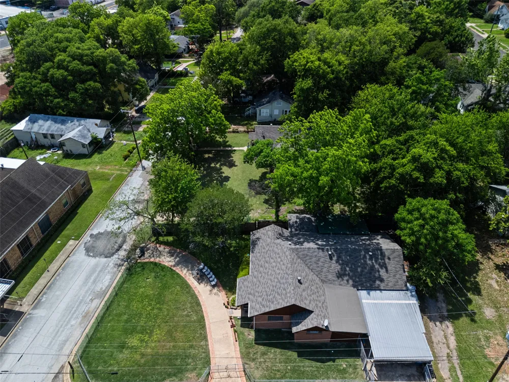 500 W Marshall Avenue Gladewater, TX 75647