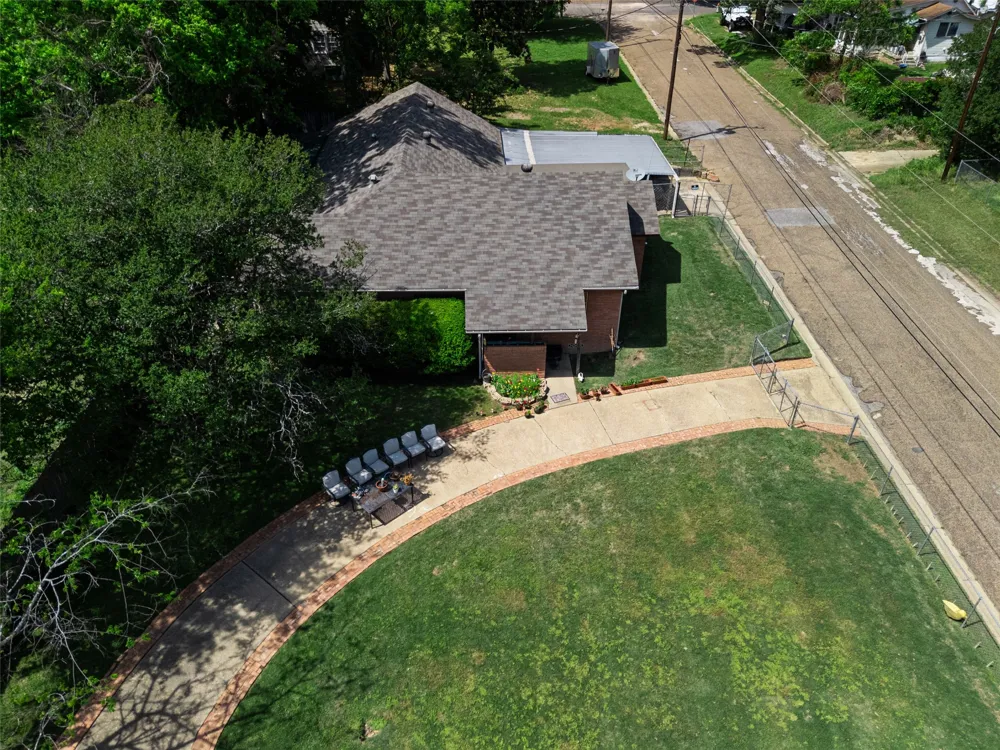 500 W Marshall Avenue Gladewater, TX 75647