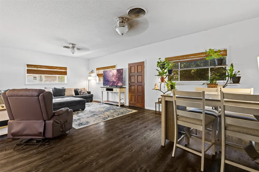 500 W Marshall Avenue Gladewater, TX 75647