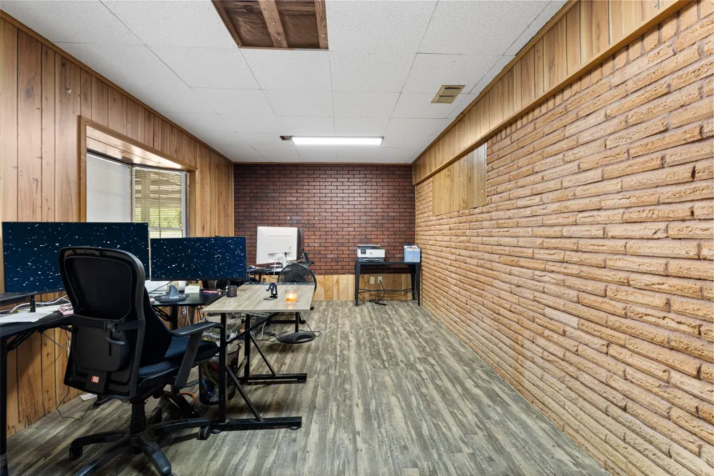 500 W Marshall Avenue Gladewater, TX 75647