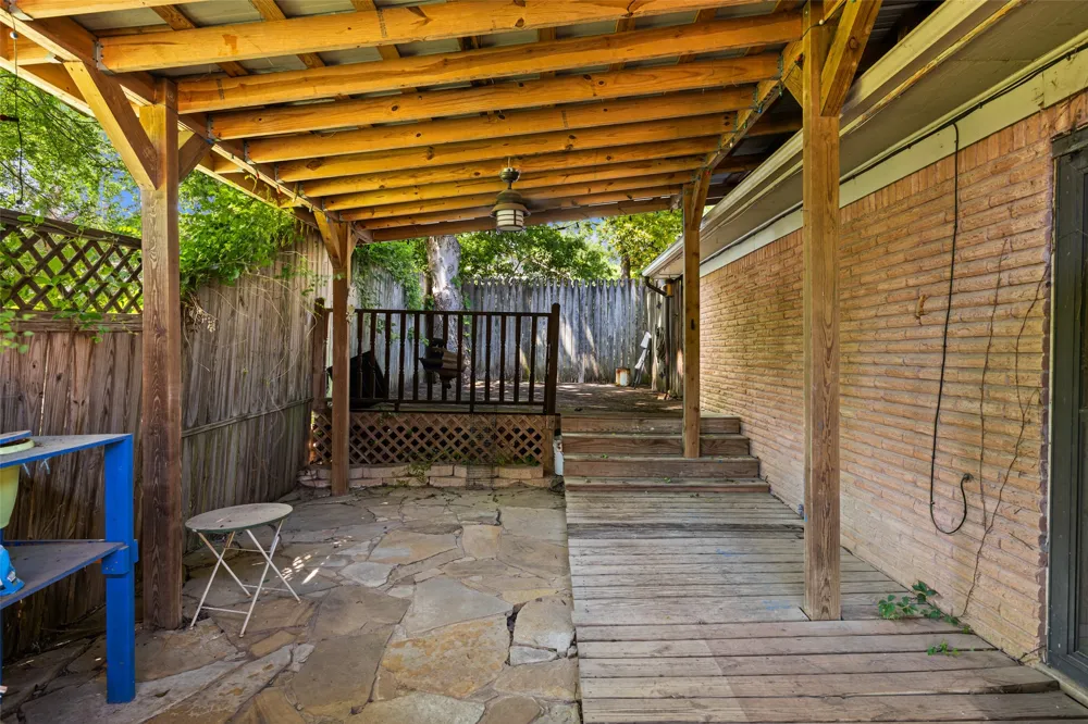 500 W Marshall Avenue Gladewater, TX 75647