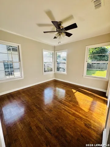 841 Laurel St Uvalde, TX 78801