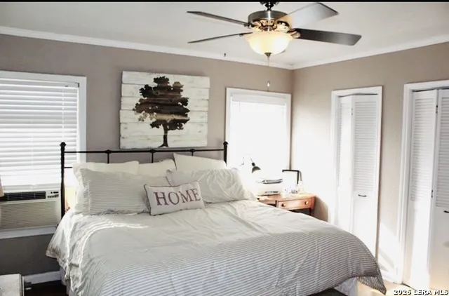 841 Laurel St Uvalde, TX 78801
