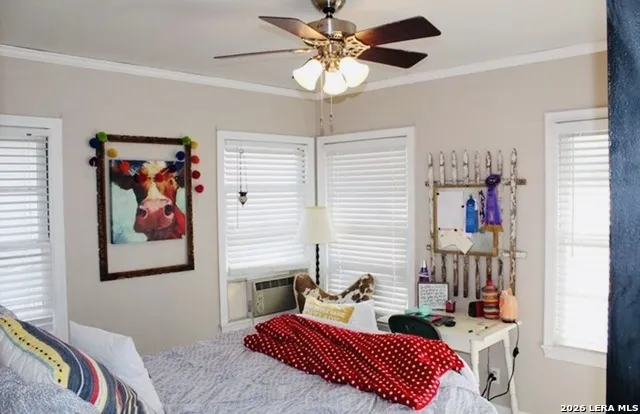 841 Laurel St Uvalde, TX 78801