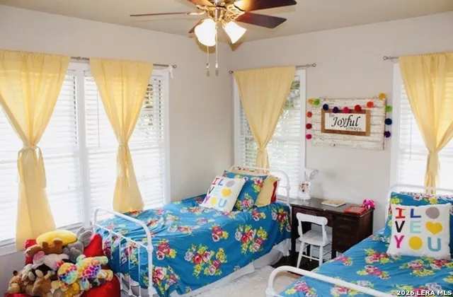 841 Laurel St Uvalde, TX 78801