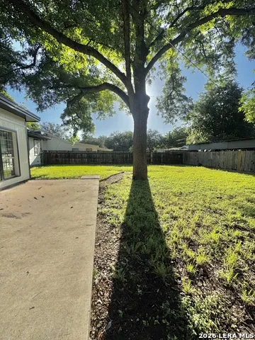 841 Laurel St Uvalde, TX 78801
