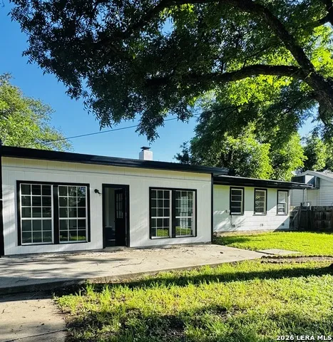 841 Laurel St Uvalde, TX 78801