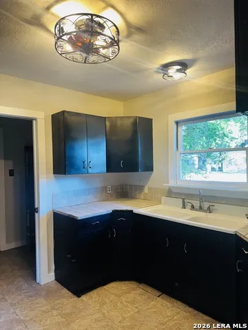 841 Laurel St Uvalde, TX 78801
