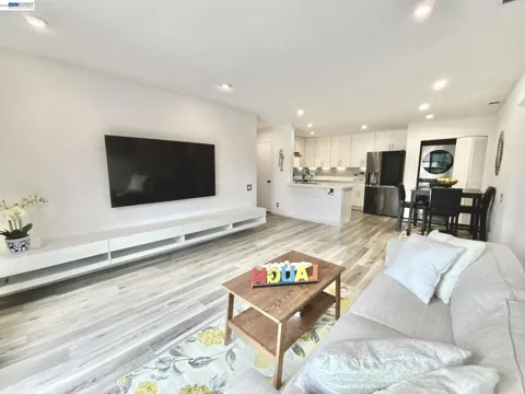 277 Hackamore Cmn