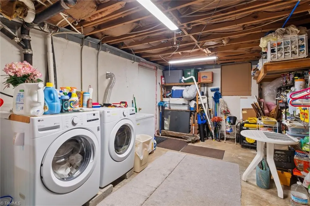 224 Delaware Avenue Mount Airy, NC 27030