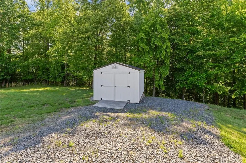 224 Delaware Avenue Mount Airy, NC 27030