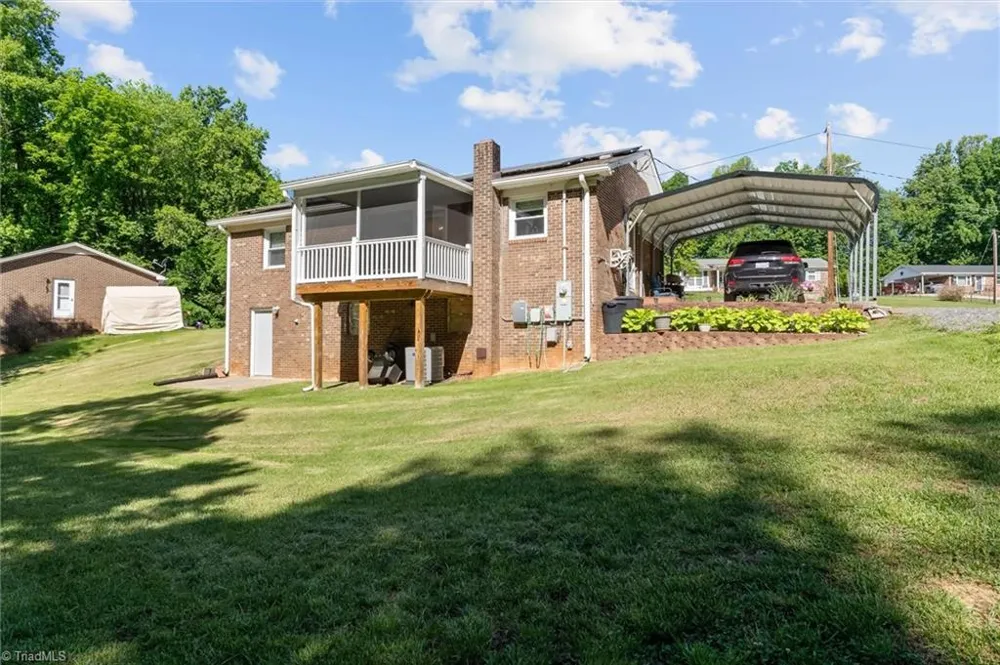 224 Delaware Avenue Mount Airy, NC 27030