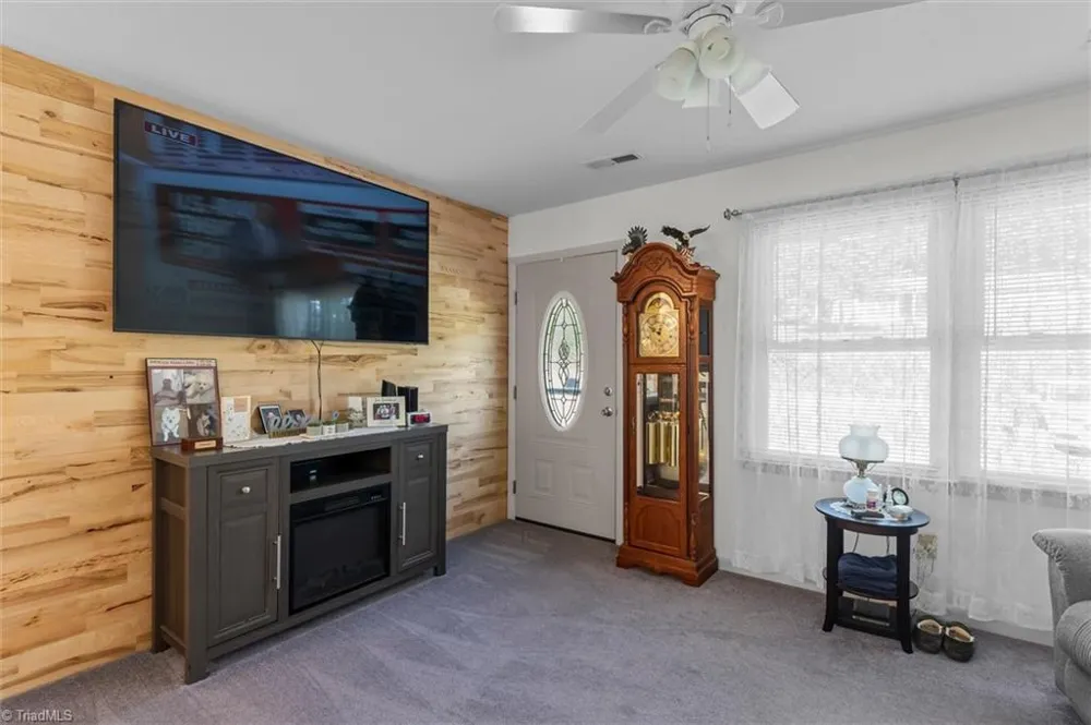 224 Delaware Avenue Mount Airy, NC 27030