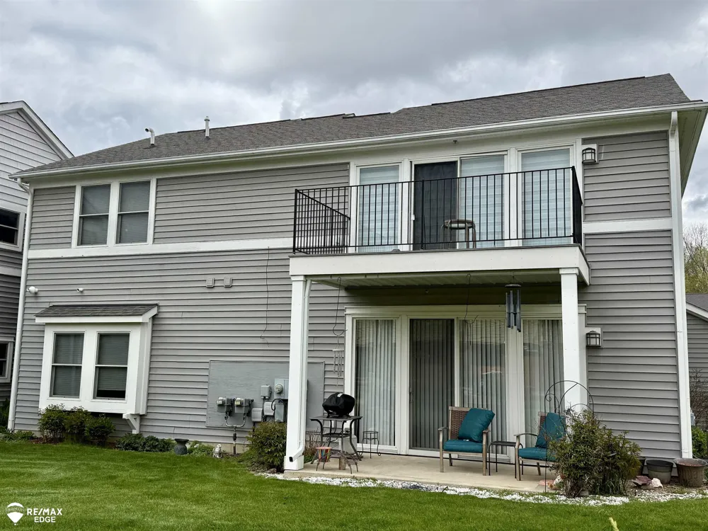 2131 Carriage Hill Circle Lapeer City, MI 48446