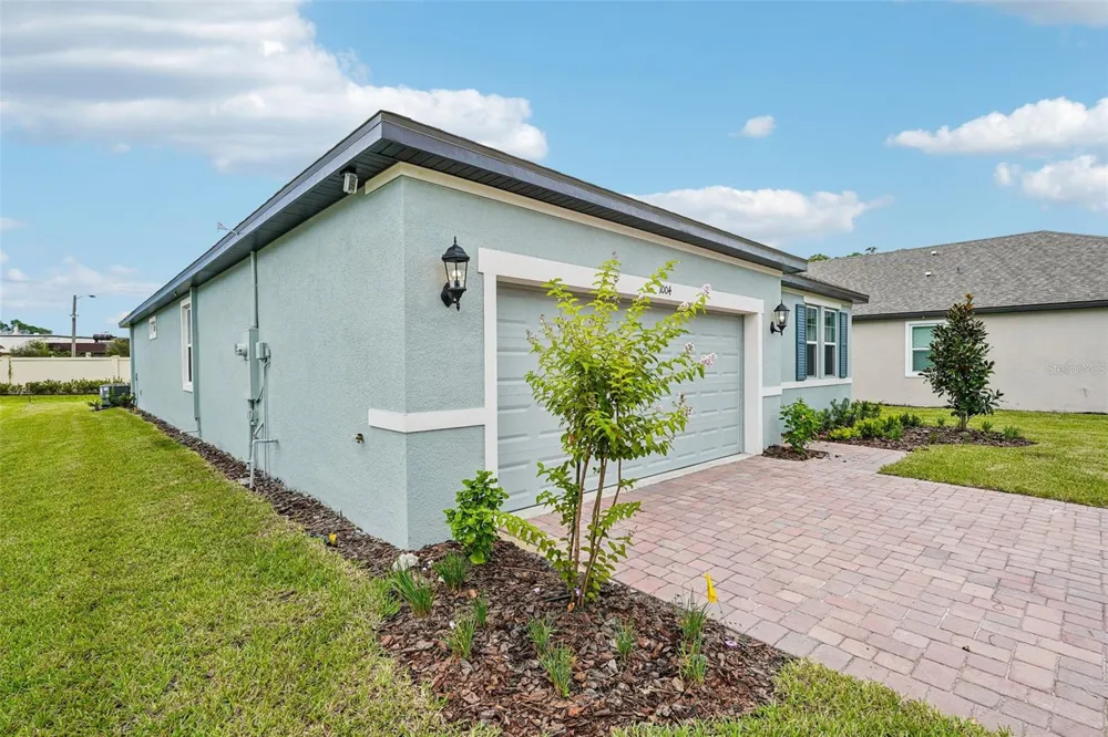 1004 BRITISH CIRCLE Daytona Beach, FL 32124