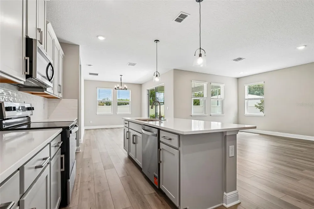 1004 BRITISH CIRCLE Daytona Beach, FL 32124
