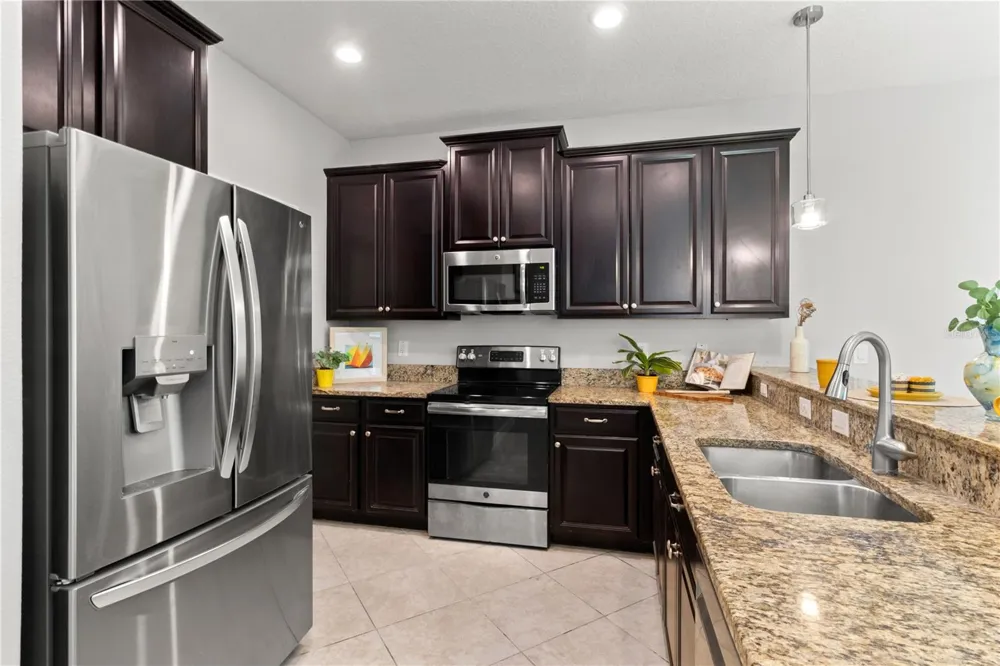 3281 GENTLE DELL Wesley Chapel, FL 33543
