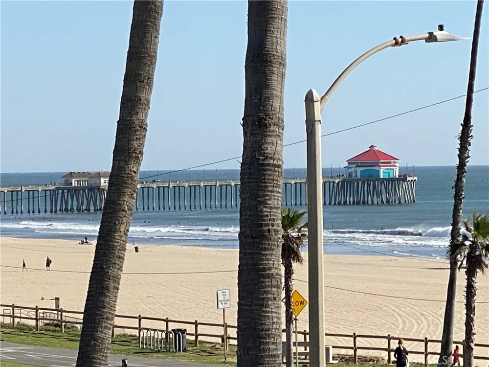 1200 Pacific Coast Huntington Beach, CA 92648