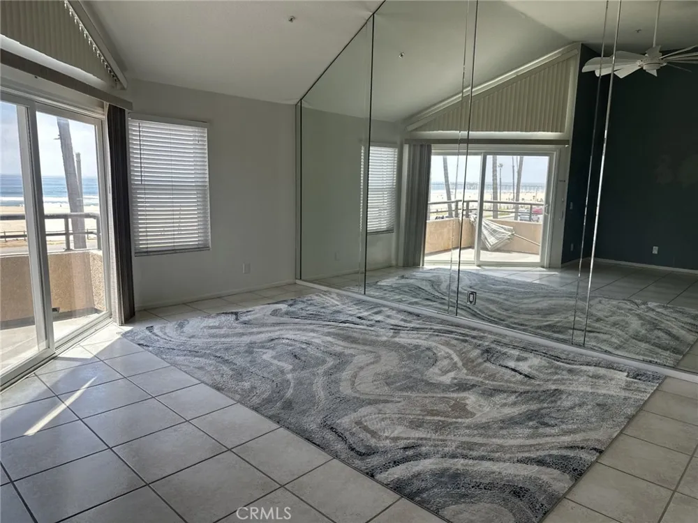 1200 Pacific Coast Huntington Beach, CA 92648