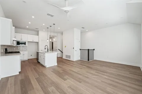 200 W 56th Street #8101