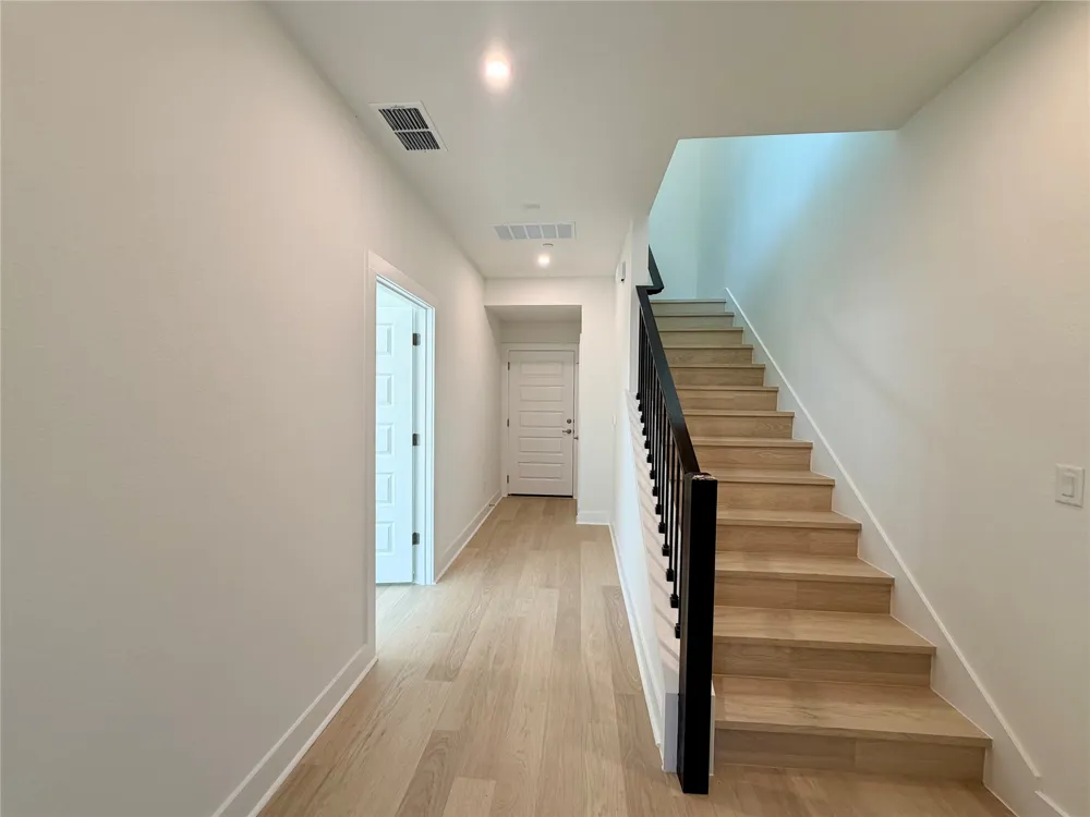 200 W 56th Street #8101 Austin, TX 78751
