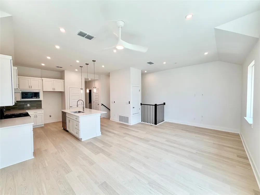 200 W 56th Street #8101 Austin, TX 78751