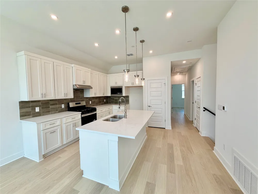 200 W 56th Street #8101 Austin, TX 78751