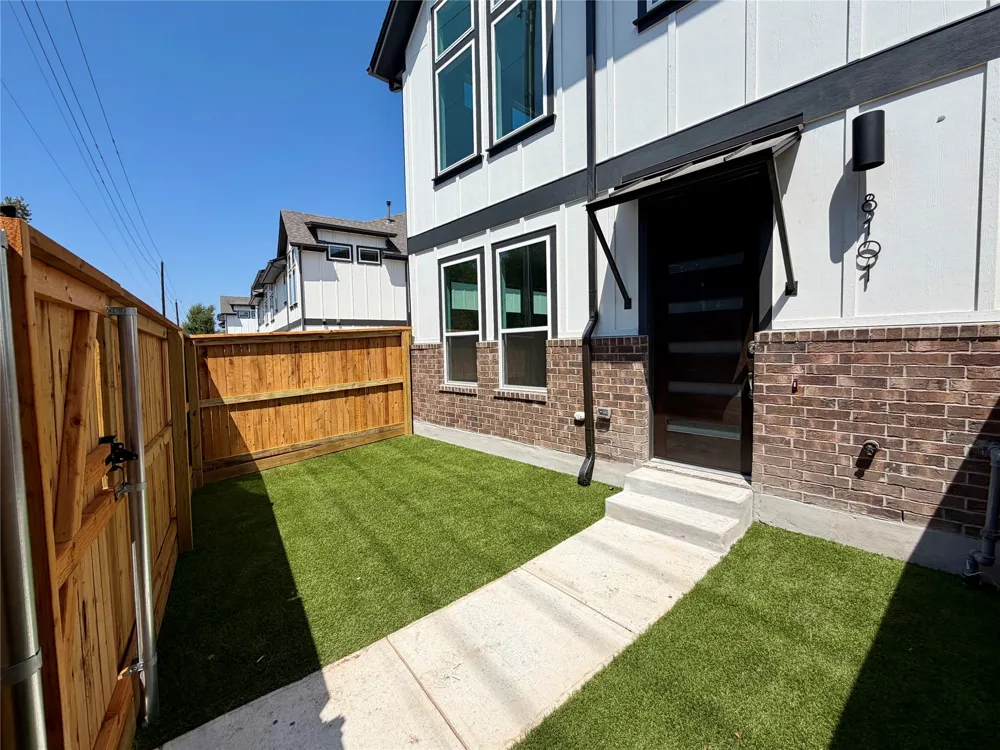 200 W 56th Street #8101 Austin, TX 78751