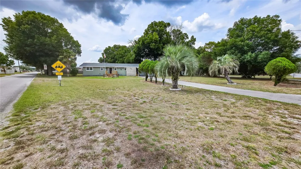 5233 HILL DRIVE Zephyrhills, FL 33542