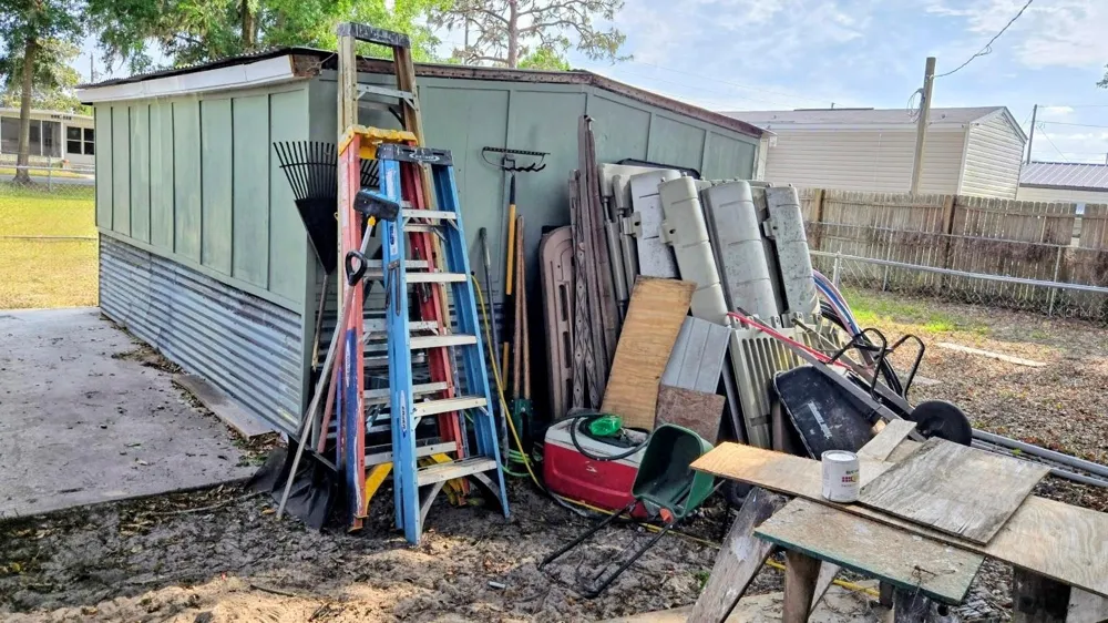 5233 HILL DRIVE Zephyrhills, FL 33542