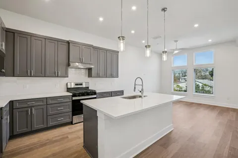 200 W 56th Street #8103