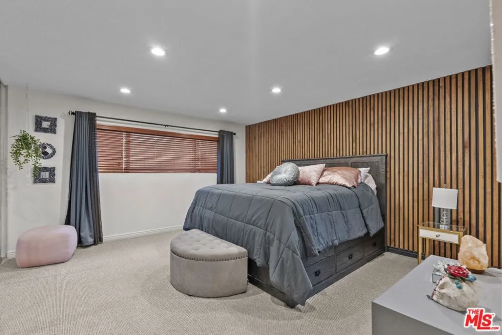 6752 Hillpark Drive #202 Los Angeles, CA 90068