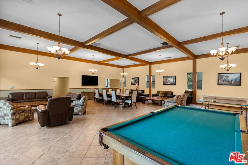6752 Hillpark Drive #202 Los Angeles, CA 90068